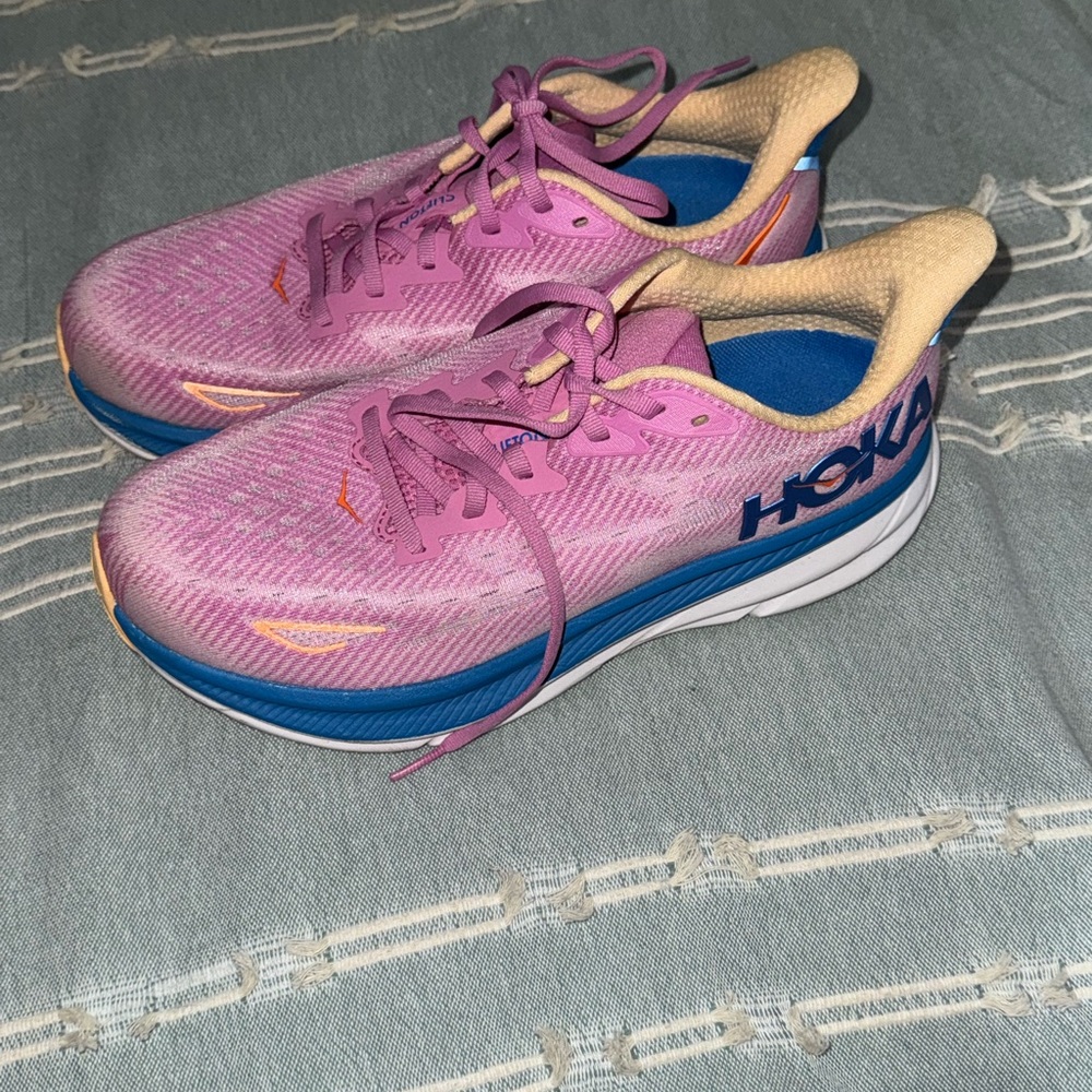 HOKA Clifton 9